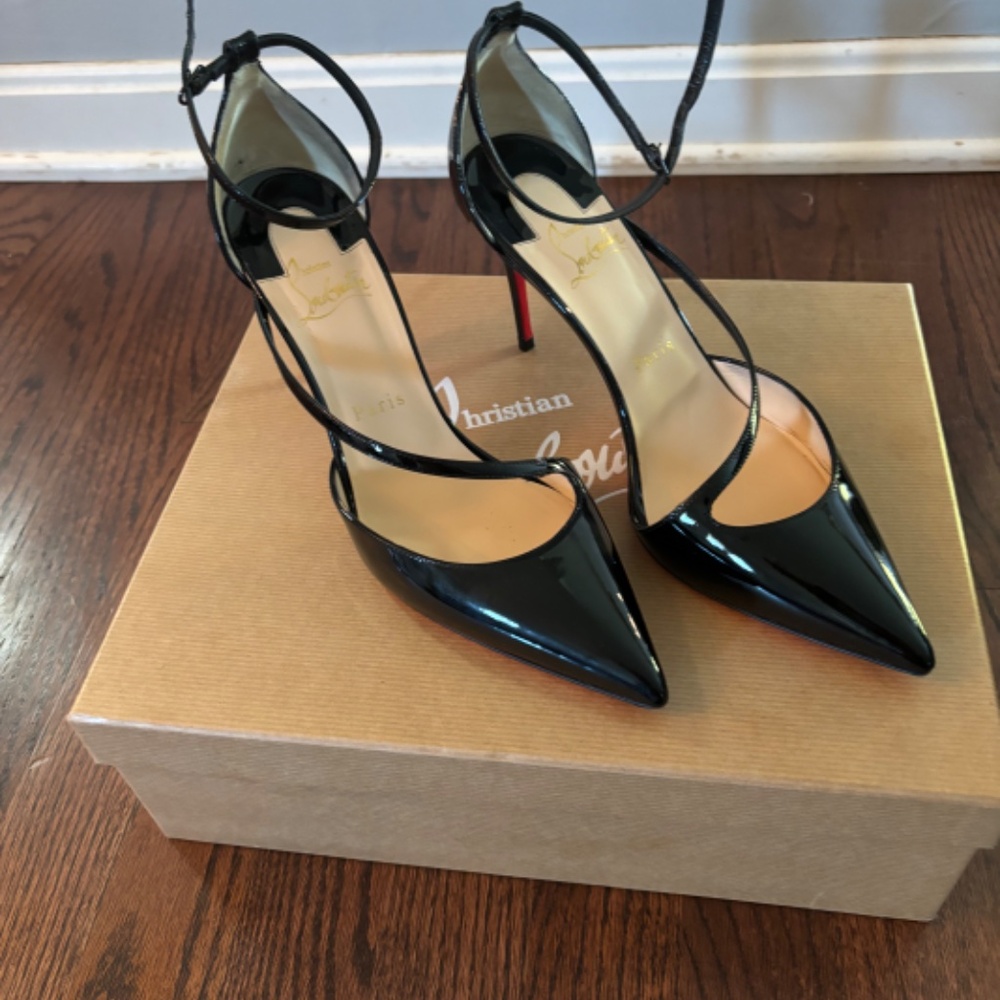 Authentic Christian Louboutin fliketta heels